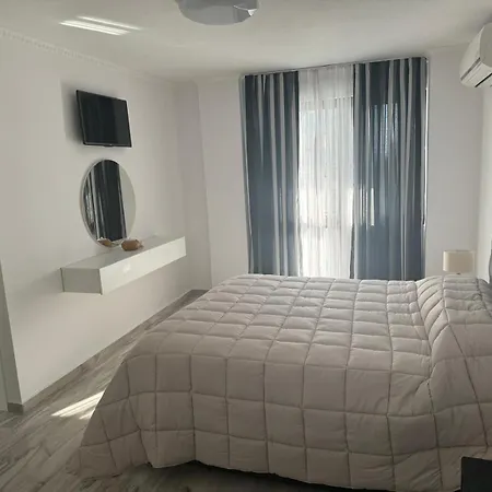 Nailas Apartamento Durrës